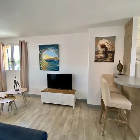 Marinesappartement, 2min Plage, Acces Direct Port Apartment