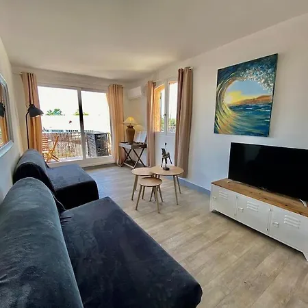 Apartment Marinesappartement, 2min Plage, Acces Direct Port Saint-Tropez