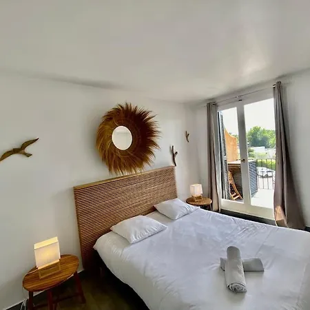 Apartment Marinesappartement, 2min Plage, Acces Direct Port *