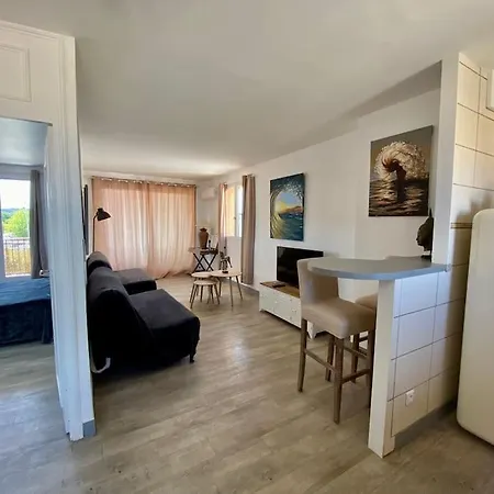 Marinesappartement, 2min Plage, Acces Direct Port Apartment *
